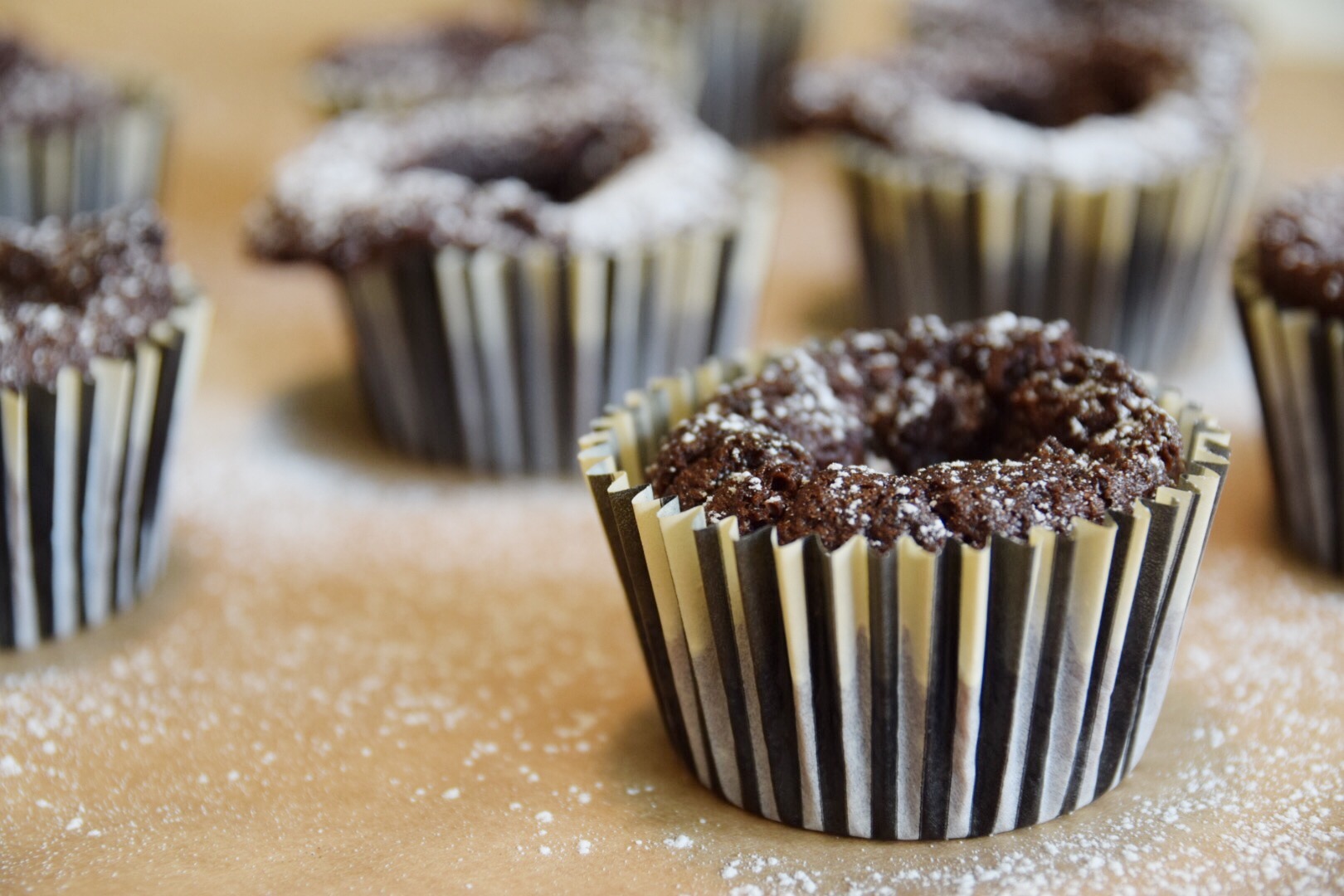 glutenfria kladdiga chokladmuffins