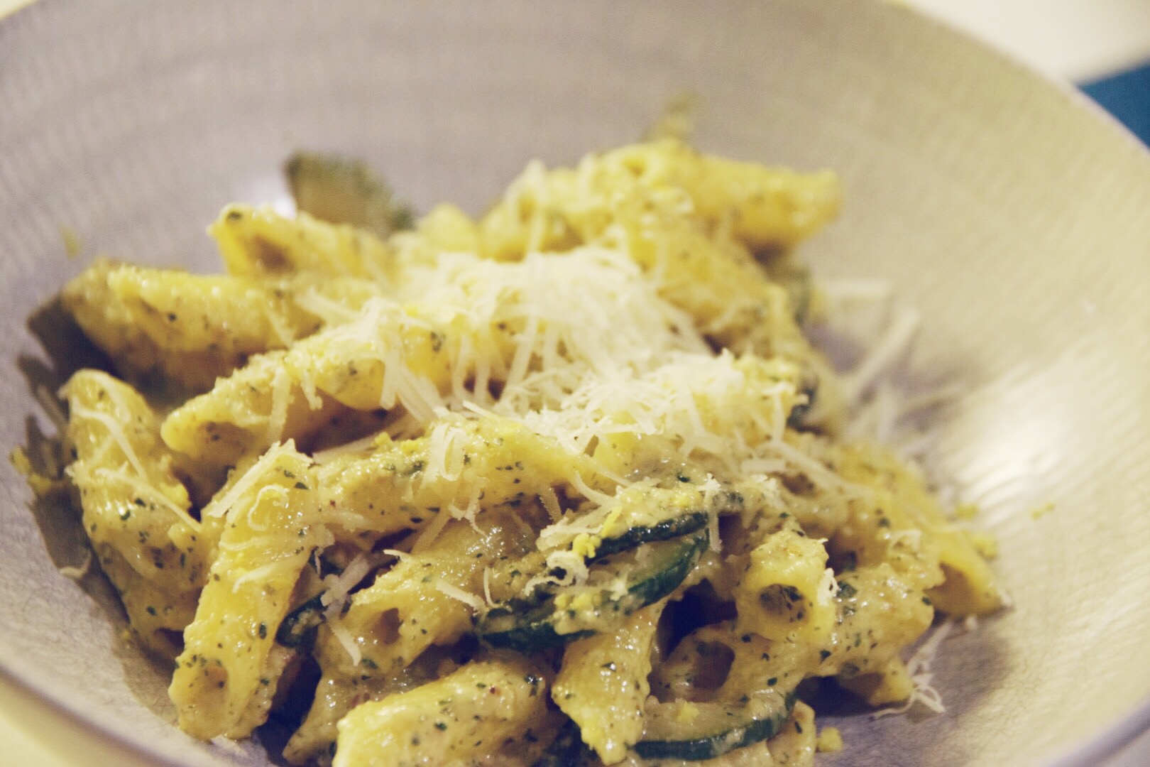 Valnötspesto med zucchini