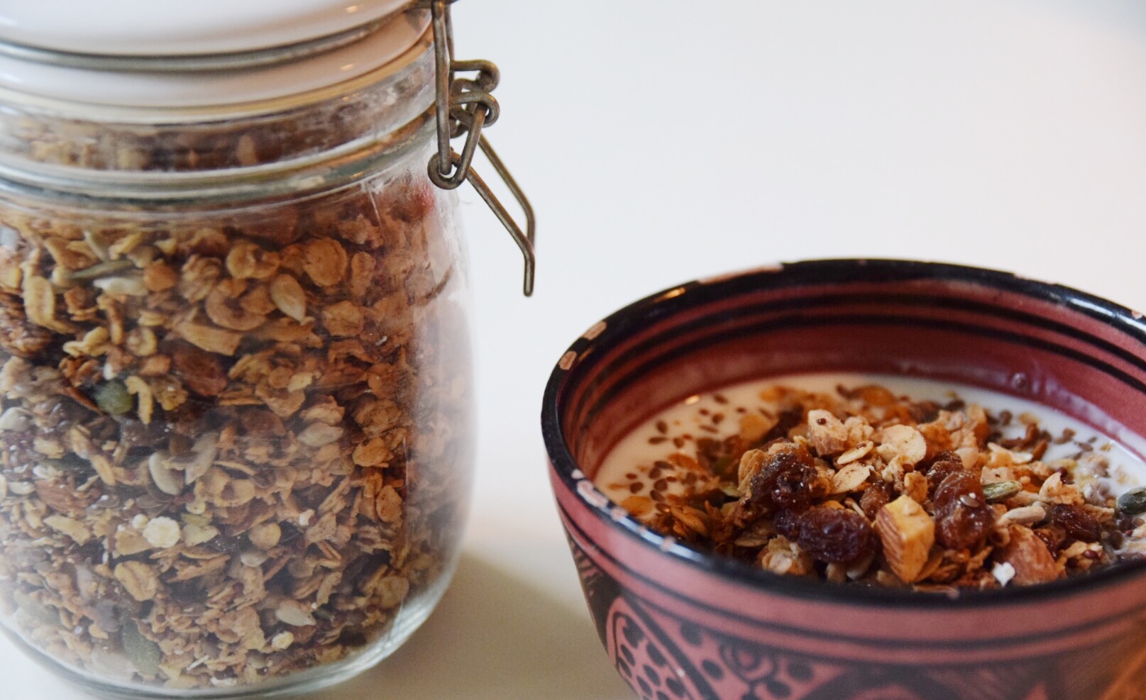 Glutenfri granola med puffad quinoa