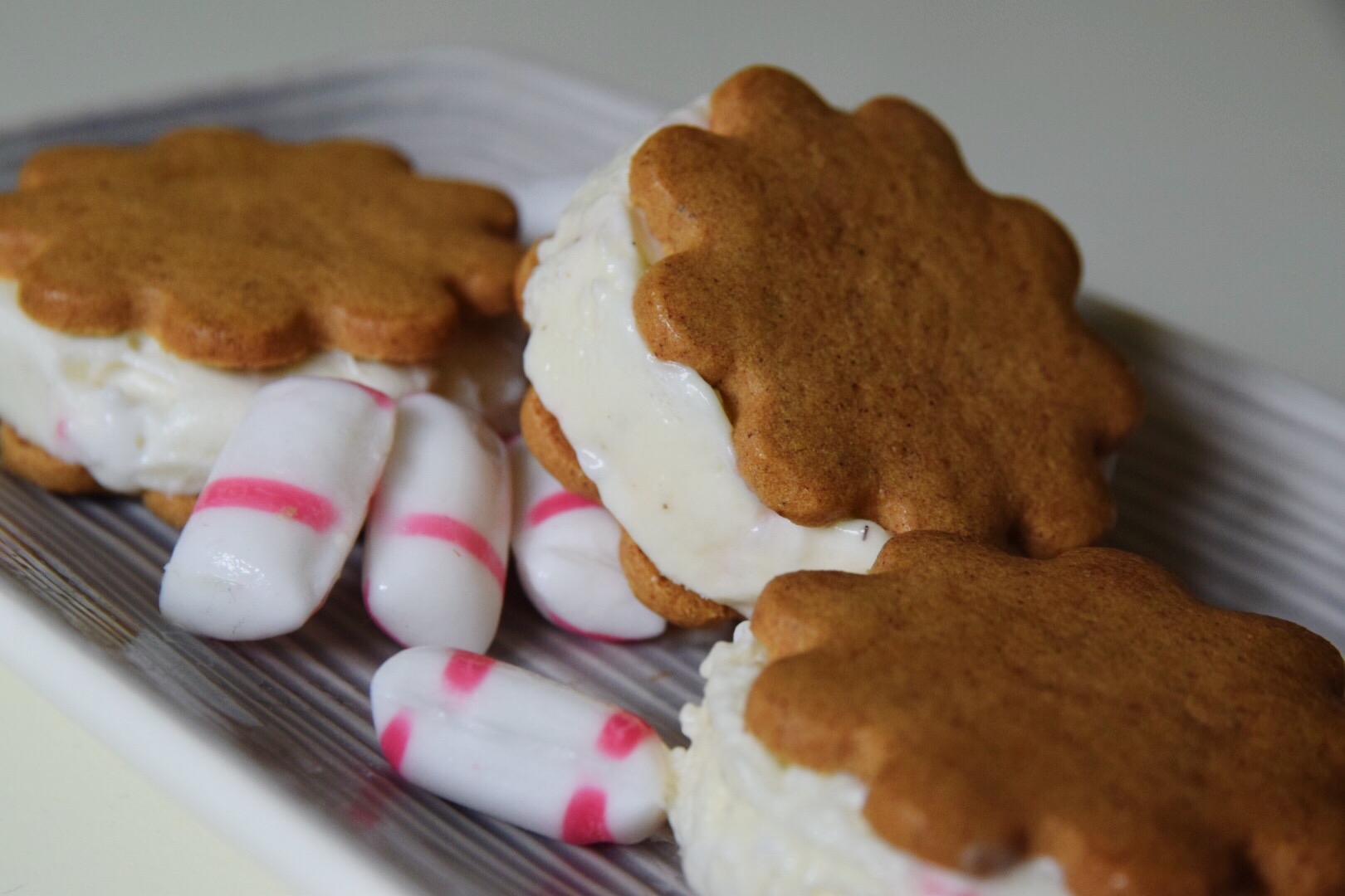 Glutenfri pepparkakssandwish med polkaglass